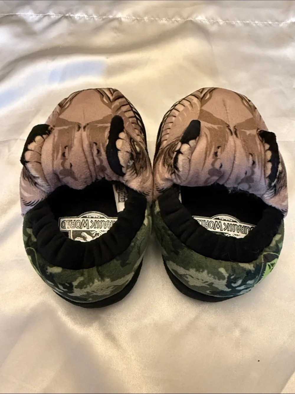 Toddler Jurassic World Slip On Slippers S 5/6 Never Worn
